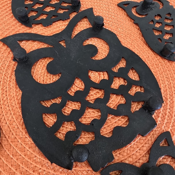 Vintage Owl Design Cast Iron Trivet ~[Set of 5] Trivet & Coasters - Picture 10 of 10